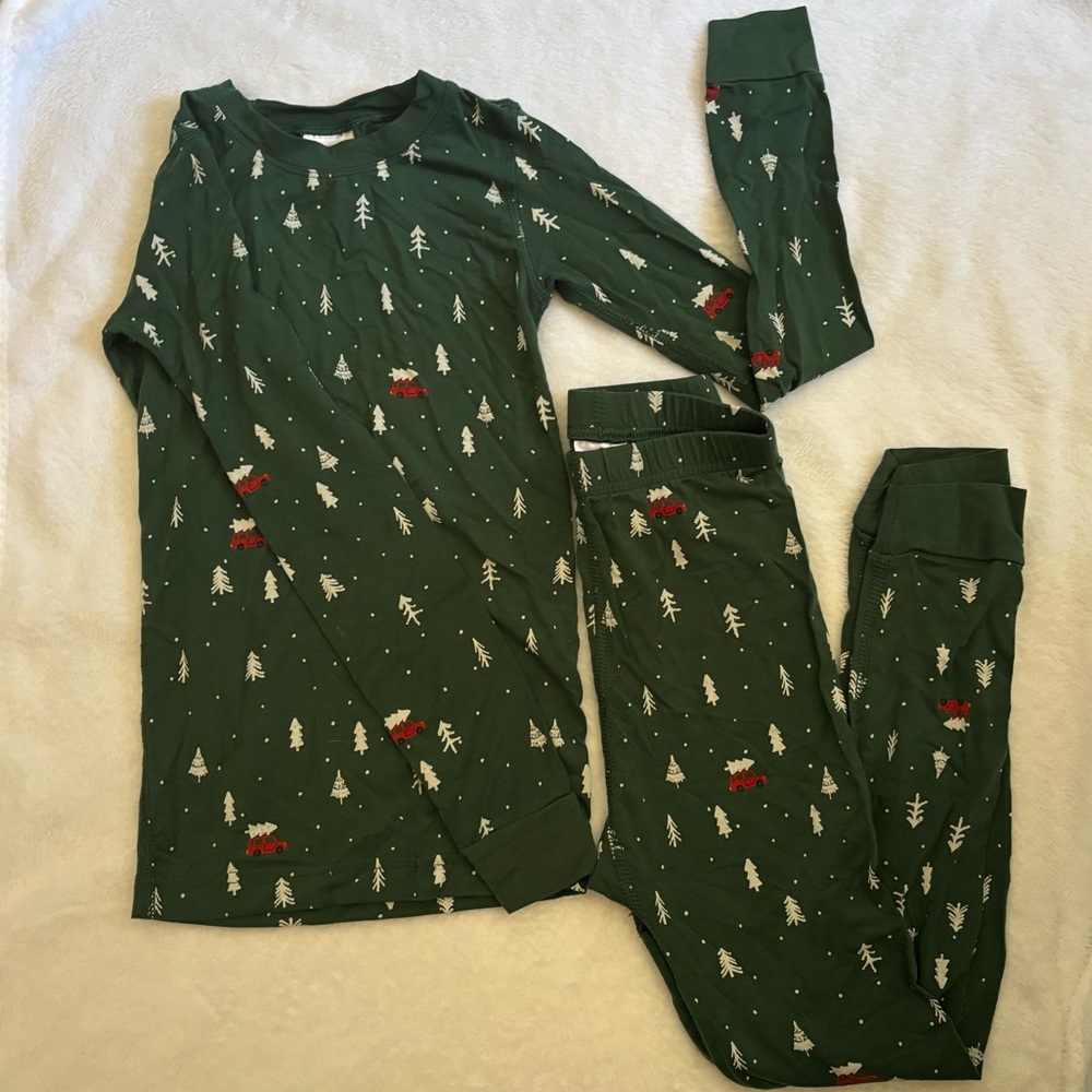 6-7 
Christmas Pjs 
Hannah Anderson